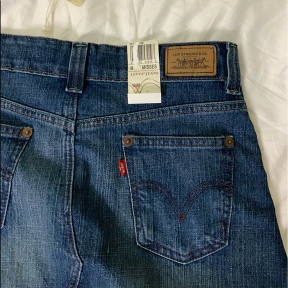 NWT Levi’s Distressed Stretch Frayed Denim Skirt - Picture 5 of 8